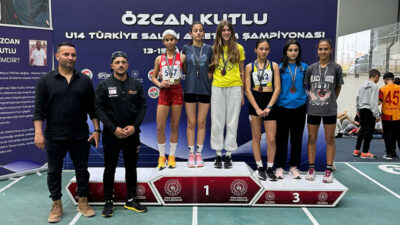 Bursa’da yapılan Türkiye U14 Salon Şampiyonası'nda 200 metre branşında piste
