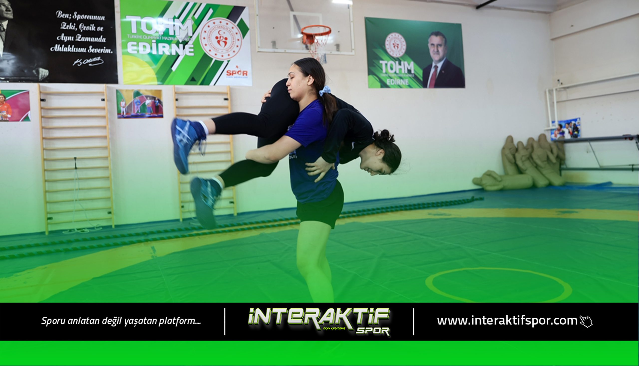 KKTC’li kadın güreşçiler, tecrübelerinden yararlanmak amacıyla Edirne'deki antrenör ve güreşçilerle