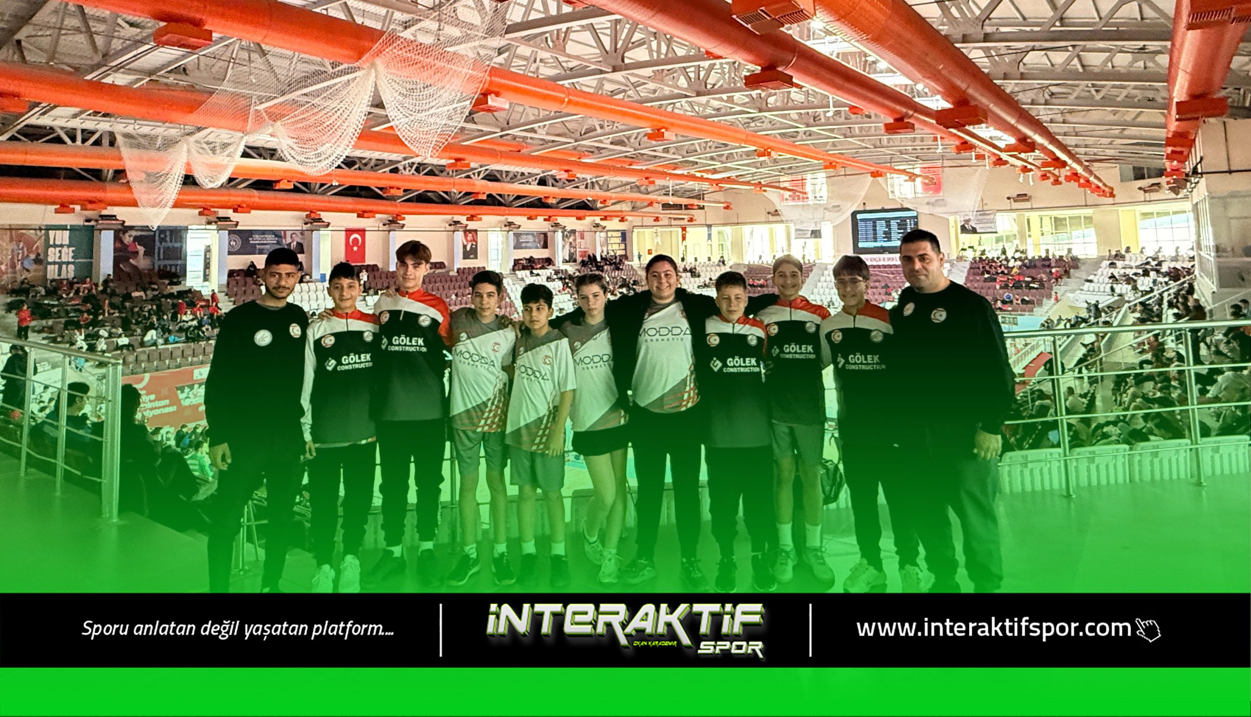 U15 Türkiye Badminton Şampiyonası’nda müsadele eden sporcularımız Mahmut, Arın, Deniz